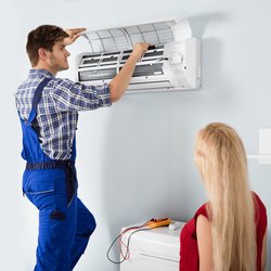 Montaj standard aer conditionat 7000 - 12000 BTU (in limita a 3 m traseu frigorific și 1 strapungere), aparat cu kit producator inclus