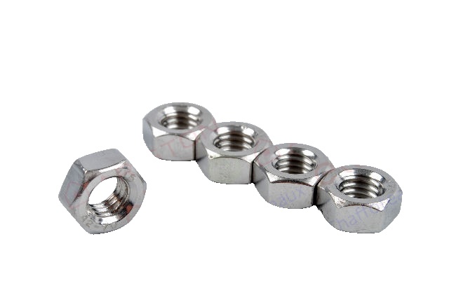 Piuliţă M6 (q. 5) pentru boiler indirect si centrala termica de pardoseala Ariston CADRU MONTAJ ACOPERIS 200-2, KAIROS CN 2.0 cod piesa 65110796